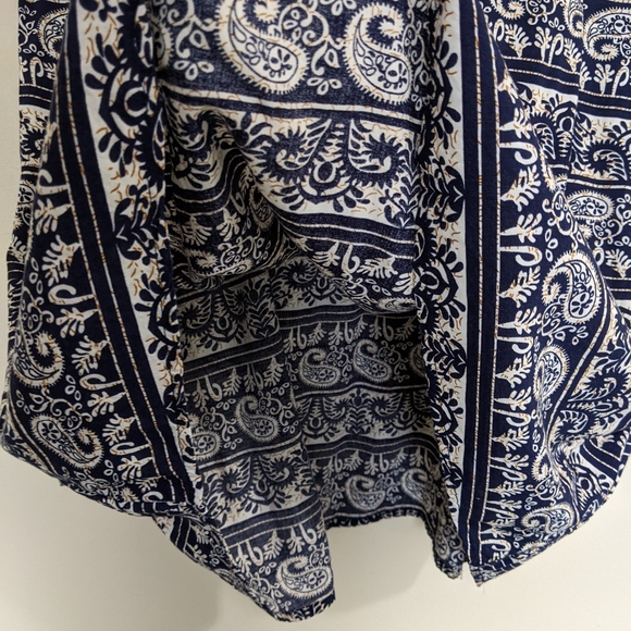 Papillon Paisley Print Lace Up Neckline T-Shirt - Picture 7 of 13